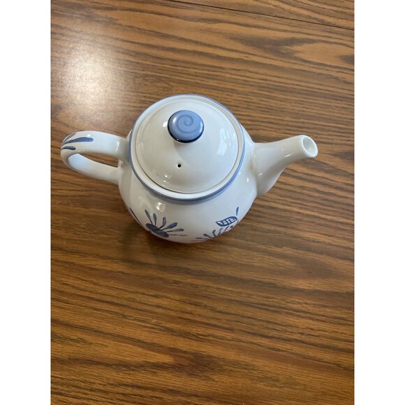 Corelle Coordinates stoneware white blue pitcher - Picture 3 of 11